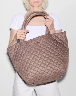 The Metro Tote® Deluxe - Medium